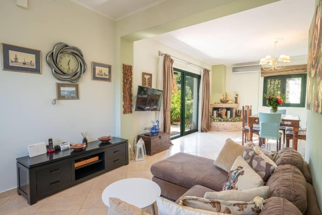 Villa Hara Agia Efimia Luaran gambar